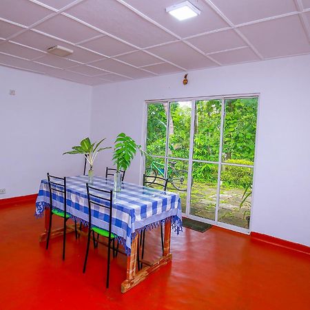 Villa Ravichini Полонарува Екстериор снимка